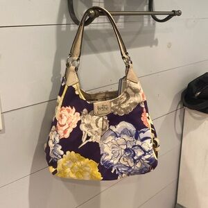 Excellent condition coach hobo style purse